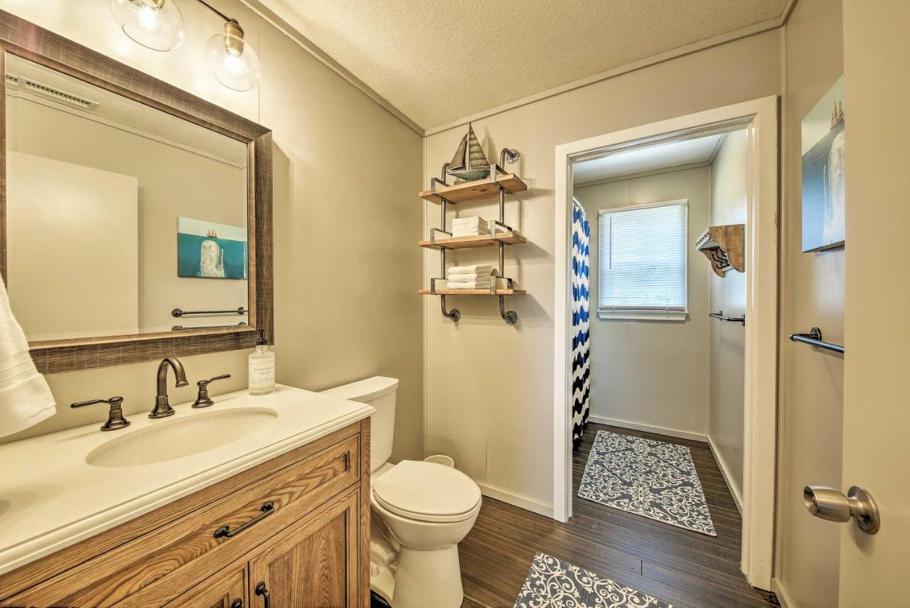Cozy Cottage Less Than 2 Mi To Cape Hatteras Natl Shore! Frisco Екстер'єр фото
